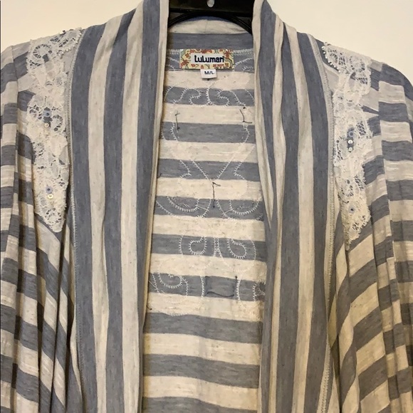 Lulumari Striped Vest with Lace - Picture 2 of 6